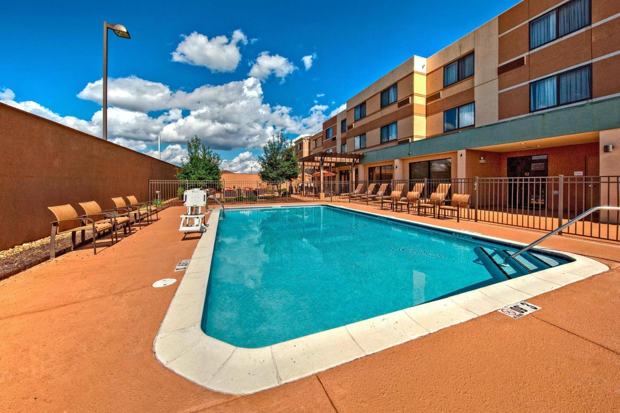Courtyard By Marriott Alexandria Otel Dış mekan fotoğraf