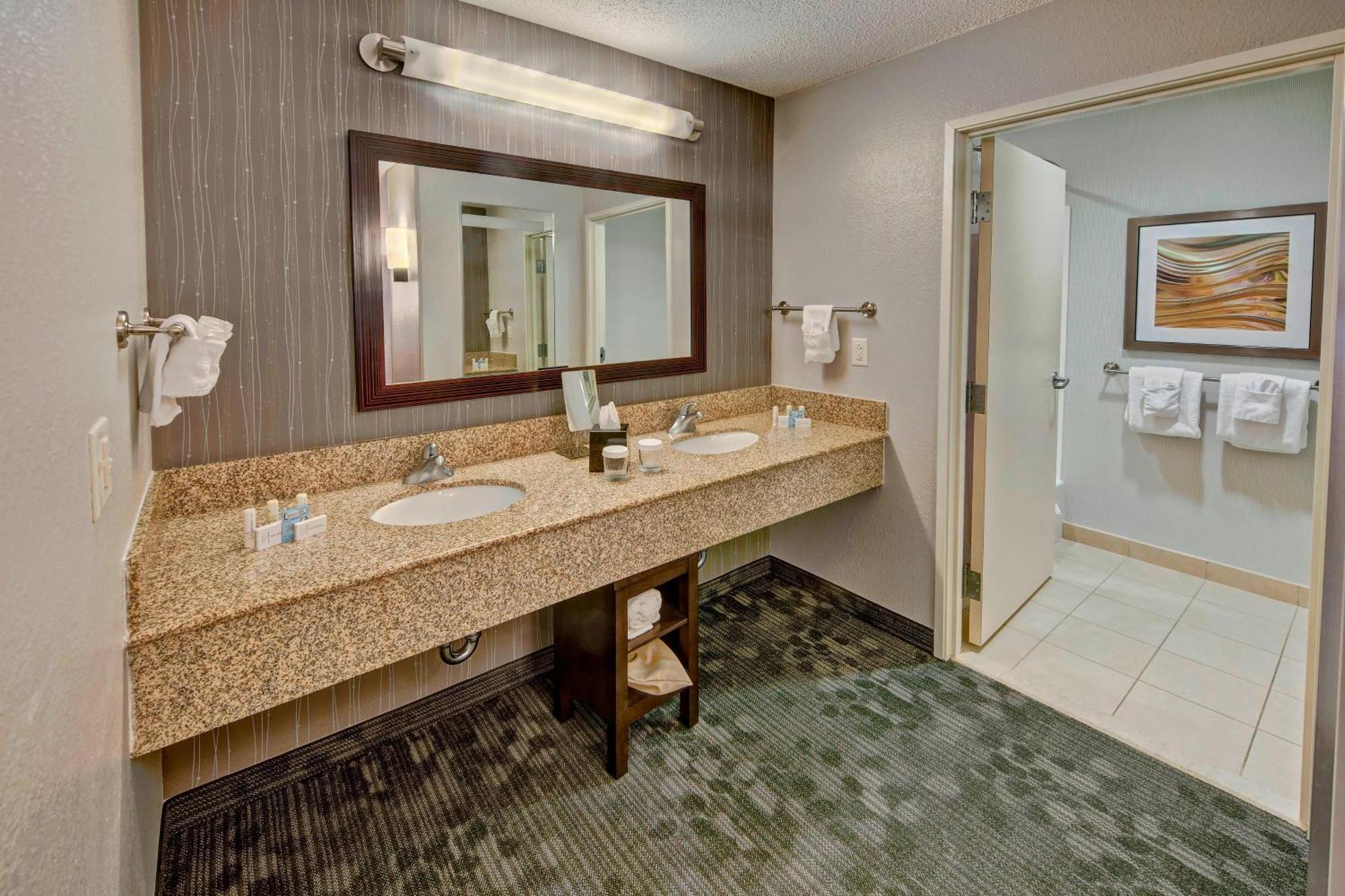 Courtyard By Marriott Alexandria Otel Dış mekan fotoğraf