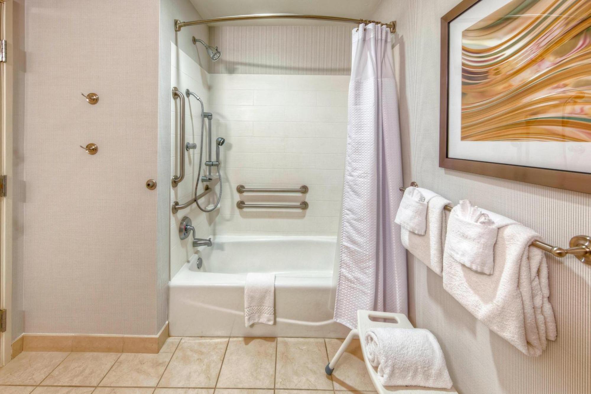 Courtyard By Marriott Alexandria Otel Dış mekan fotoğraf