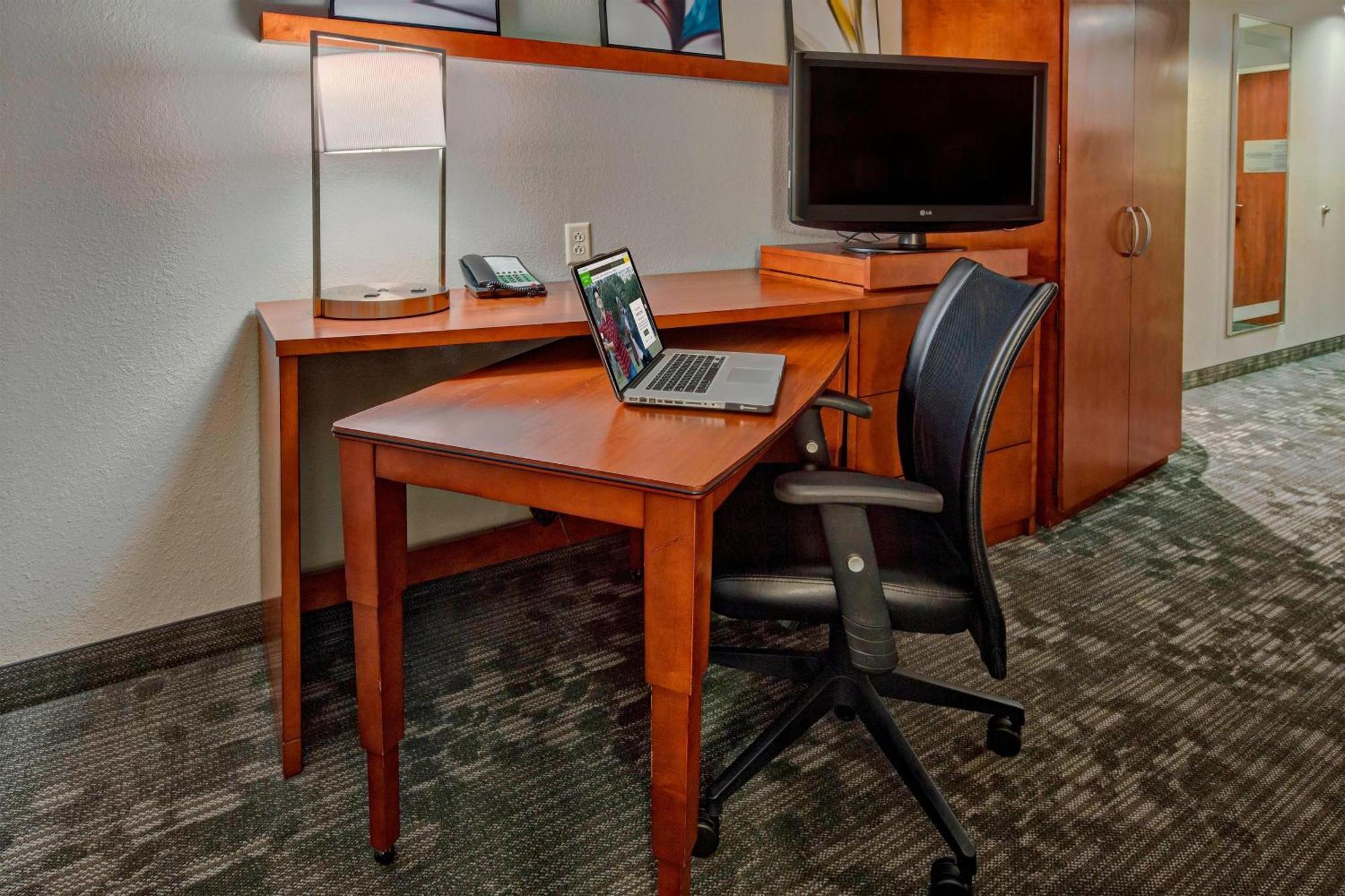 Courtyard By Marriott Alexandria Otel Dış mekan fotoğraf