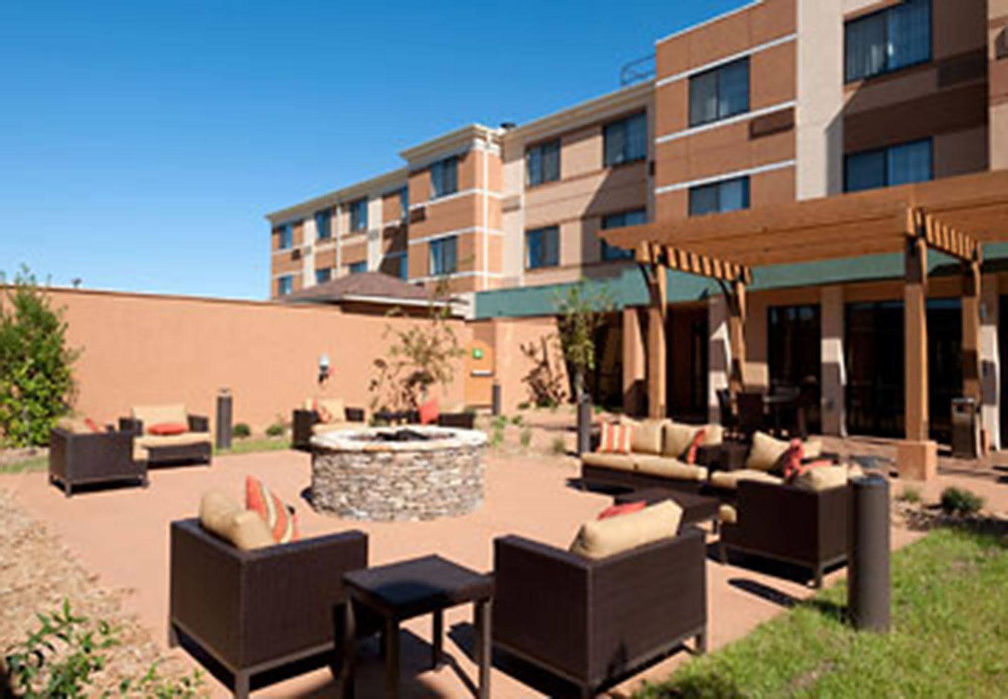 Courtyard By Marriott Alexandria Otel Dış mekan fotoğraf